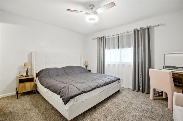 3233 Manor Glenn CT, Virginia Beach, VA 23453