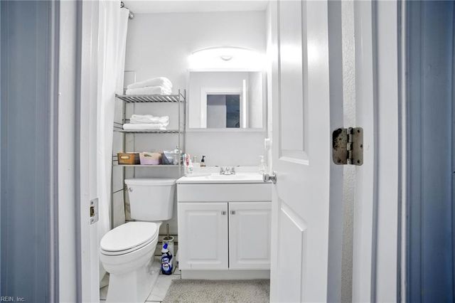 3233 Manor Glenn CT, Virginia Beach, VA 23453