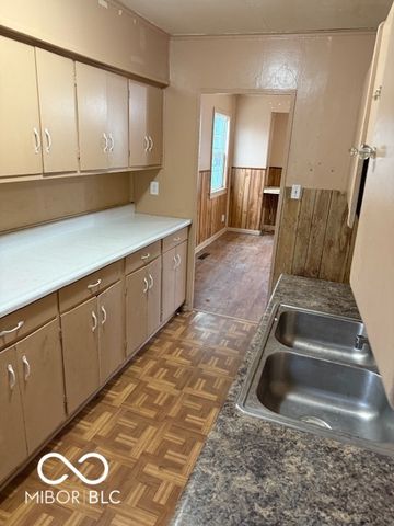 123 14th Street, Franklin, IN 46131