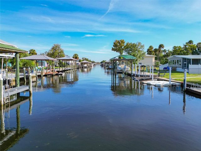 2560 N COMANCHE POINT, Crystal River, FL 34429