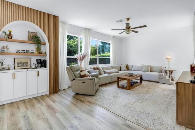 10777 Charleston Place, Cooper City, FL 33026