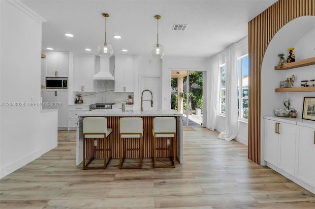 10777 Charleston Place, Cooper City, FL 33026