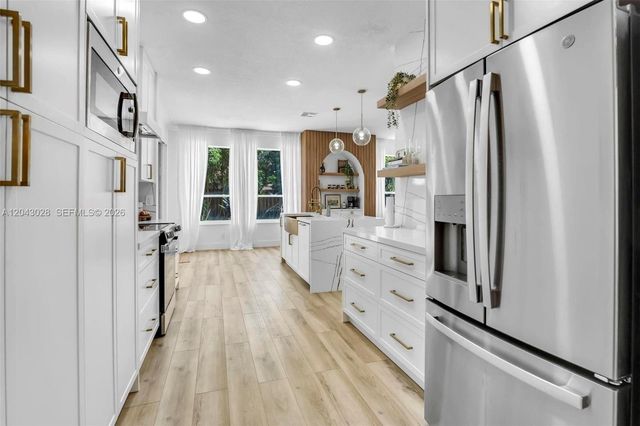 10777 Charleston Place, Cooper City, FL 33026