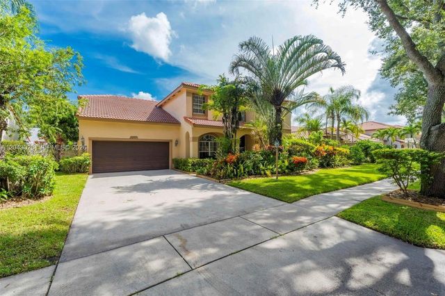 10777 Charleston Place, Cooper City, FL 33026