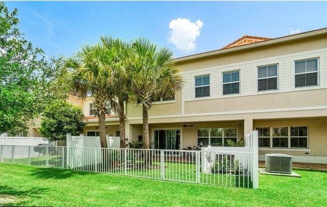 11937 Park Central, Royal Palm Beach, FL 33411
