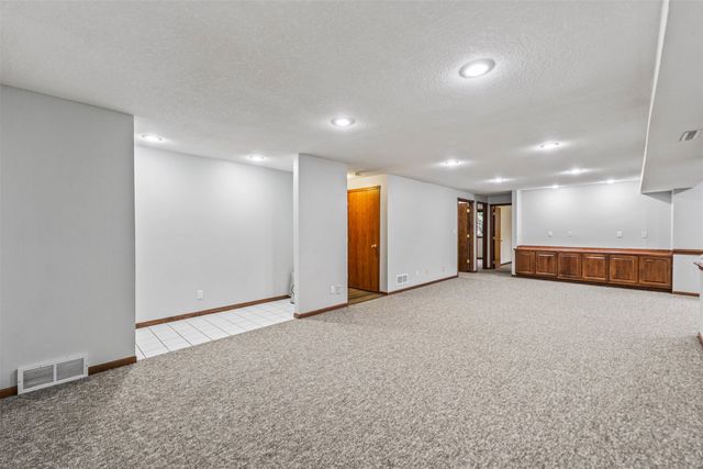 3124 Greenwood Road, Ames, IA 50014