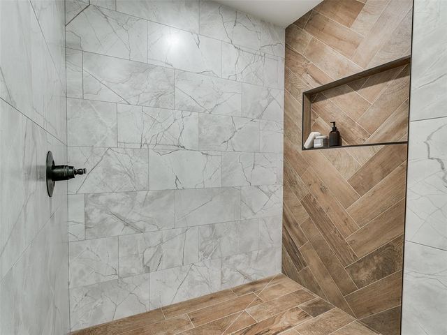 106 Briarwood Street, Moore, OK 73160