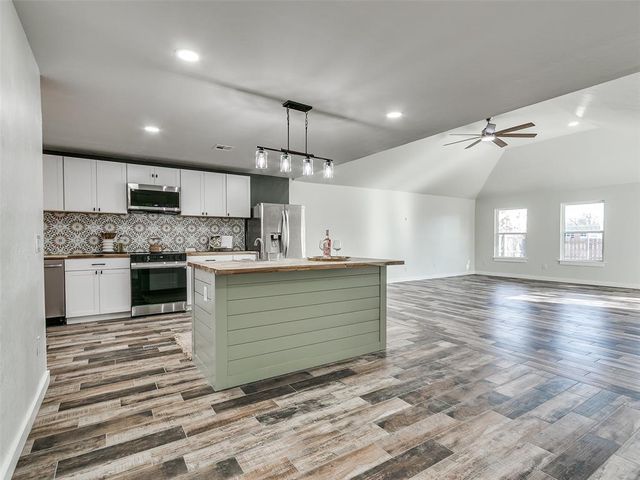 106 Briarwood Street, Moore, OK 73160