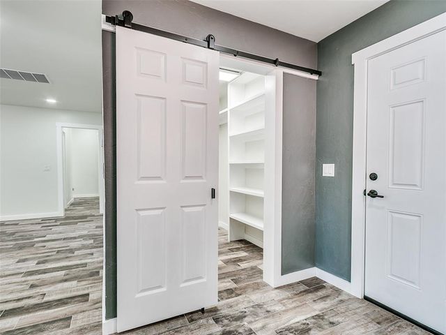 106 Briarwood Street, Moore, OK 73160