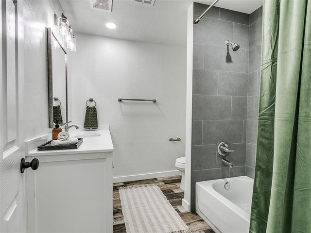 106 Briarwood Street, Moore, OK 73160