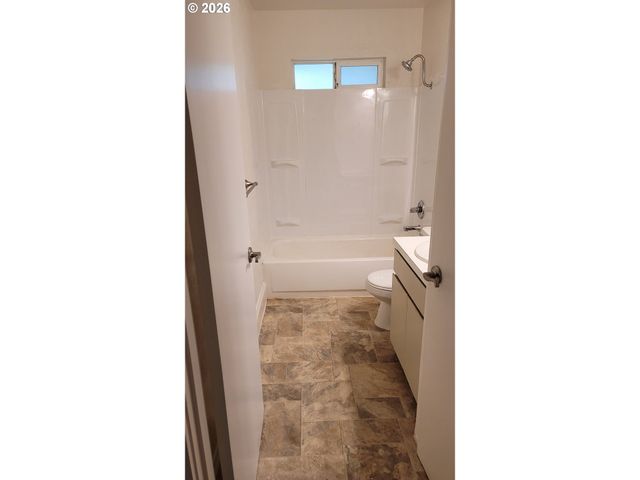 110 Se VISTA Ave, Gresham, OR 97080