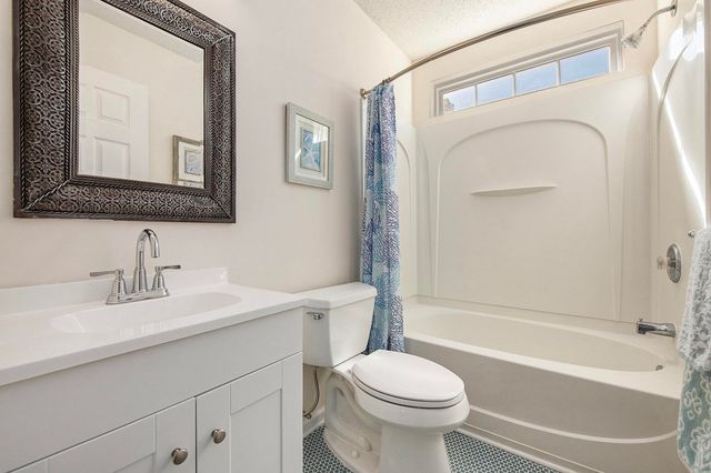 5027 Thornton Drive, Summerville, SC 29485