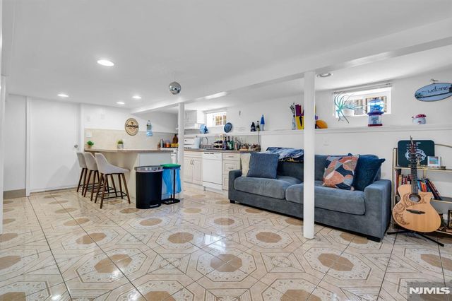 116 1st Street, Harrison, NJ 07029