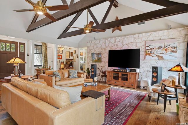 9003 CEDAR TRL, Boerne, TX 78006