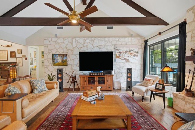 9003 CEDAR TRL, Boerne, TX 78006