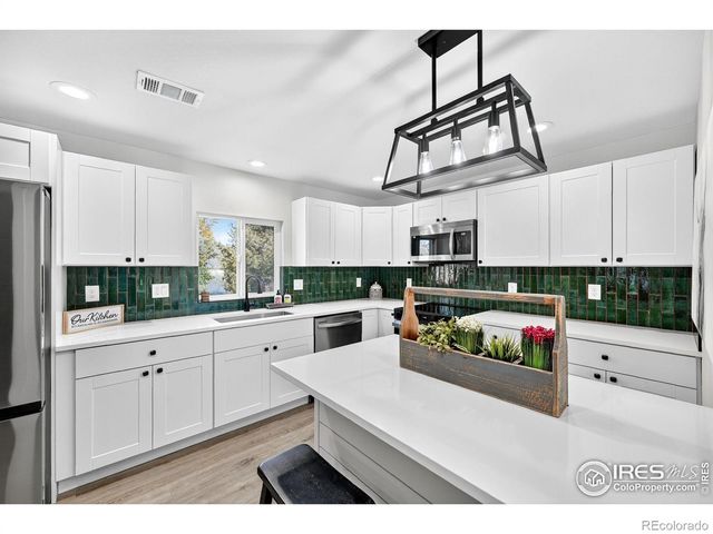 946 Pratt Street, Longmont, CO 80501