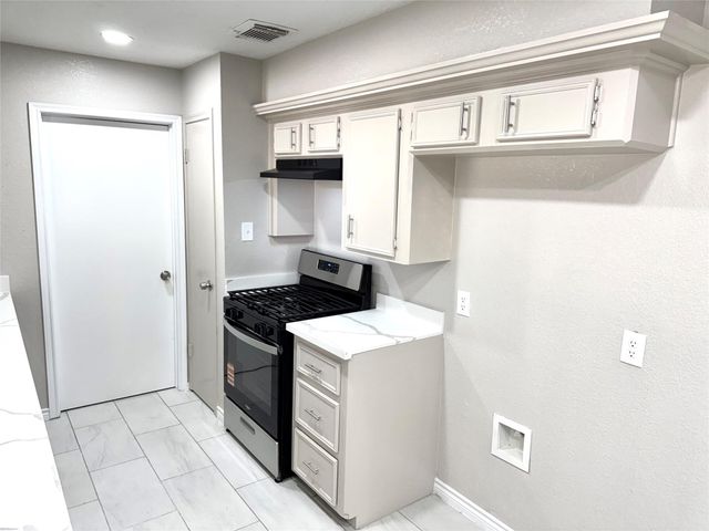 2906 Spring Creek Lane, Pearland, TX 77581