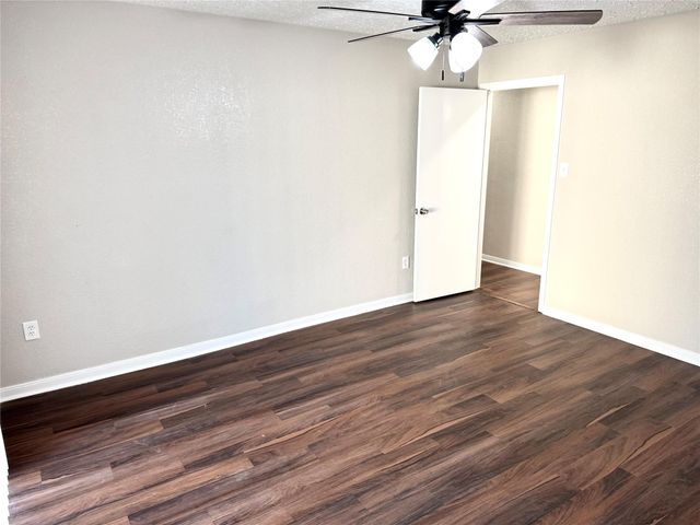 2906 Spring Creek Lane, Pearland, TX 77581