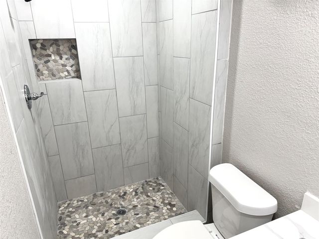 2906 Spring Creek Lane, Pearland, TX 77581