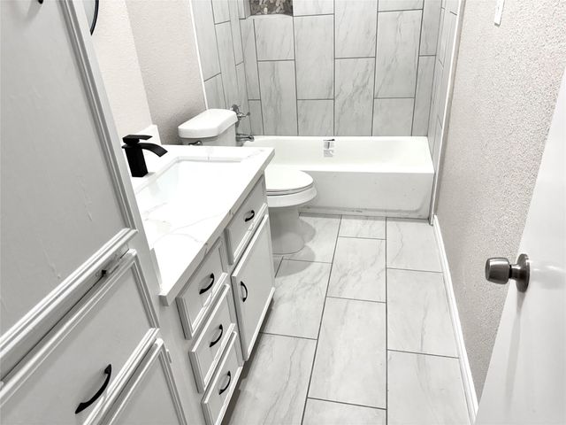 2906 Spring Creek Lane, Pearland, TX 77581