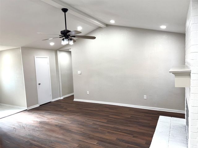 2906 Spring Creek Lane, Pearland, TX 77581