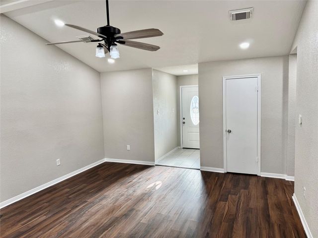 2906 Spring Creek Lane, Pearland, TX 77581