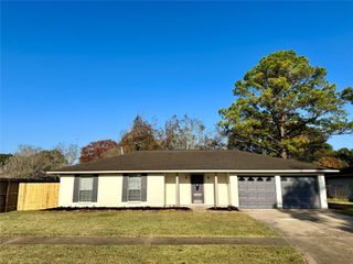 2906 Spring Creek Lane, Pearland, TX 77581