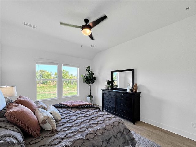 506 W Canada Drive, Farmington, AR 72730