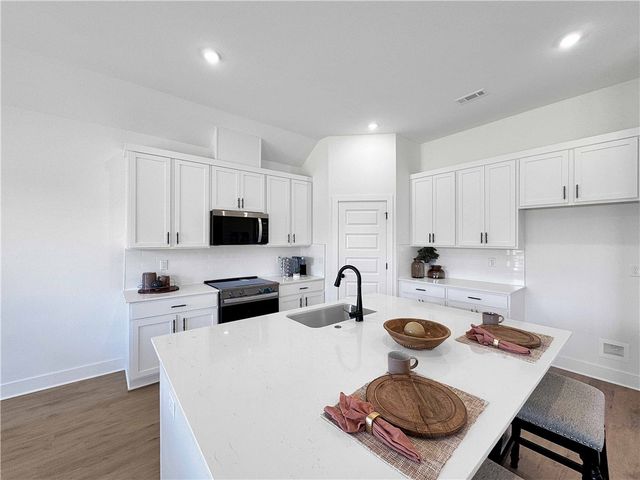 506 W Canada Drive, Farmington, AR 72730