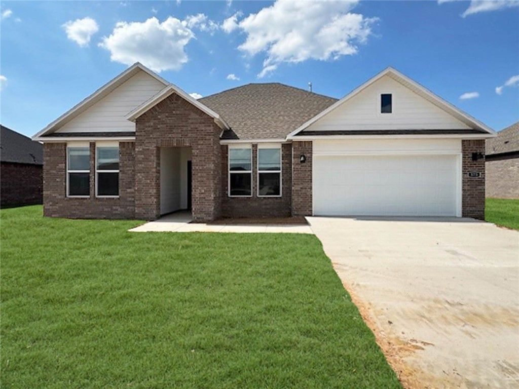 506 W Canada Drive, Farmington, AR 72730