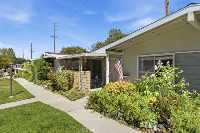 19158 Avenue Of The Oaks C, Newhall, CA 91321