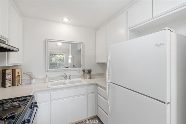 19158 Avenue Of The Oaks C, Newhall, CA 91321