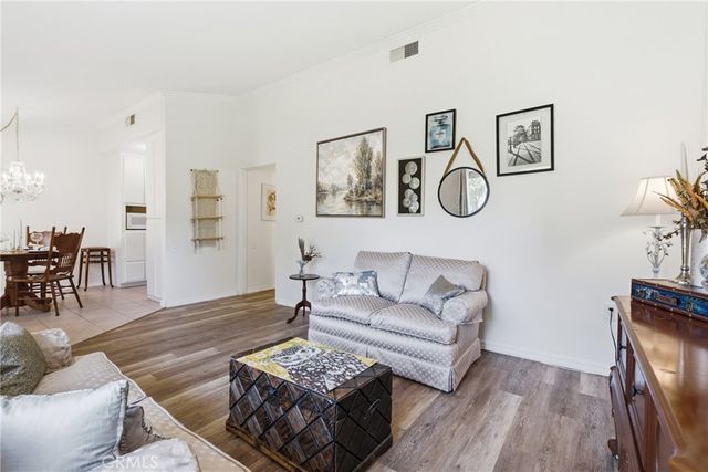 19158 Avenue Of The Oaks C, Newhall, CA 91321