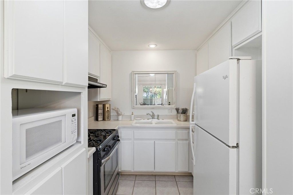 19158 Avenue Of The Oaks C, Newhall, CA 91321