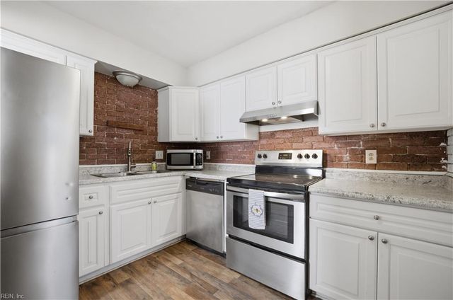 3361 Lakecrest RD, Virginia Beach, VA 23452