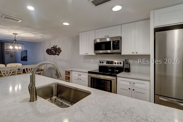 19 Stoney Creek Rd Apt 286, Hilton Head Island, SC 29928