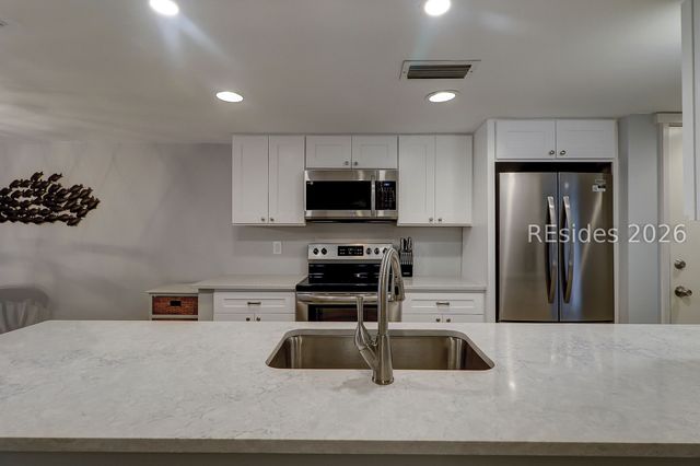 19 Stoney Creek Rd Apt 286, Hilton Head Island, SC 29928