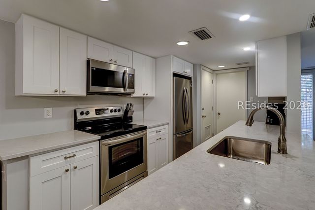 19 Stoney Creek Rd Apt 286, Hilton Head Island, SC 29928
