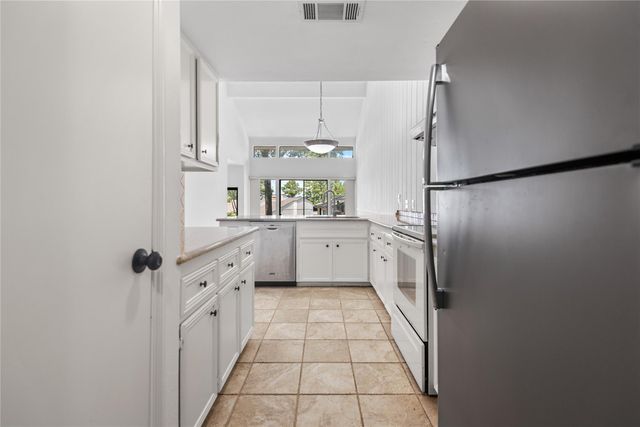 31 April Village, Montgomery, TX 77356