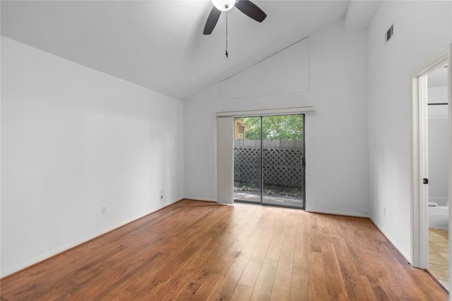 31 April Village, Montgomery, TX 77356