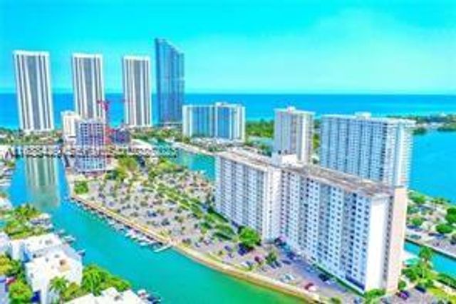 400 Kings Point Dr 320, Sunny Isles Beach, FL 33160