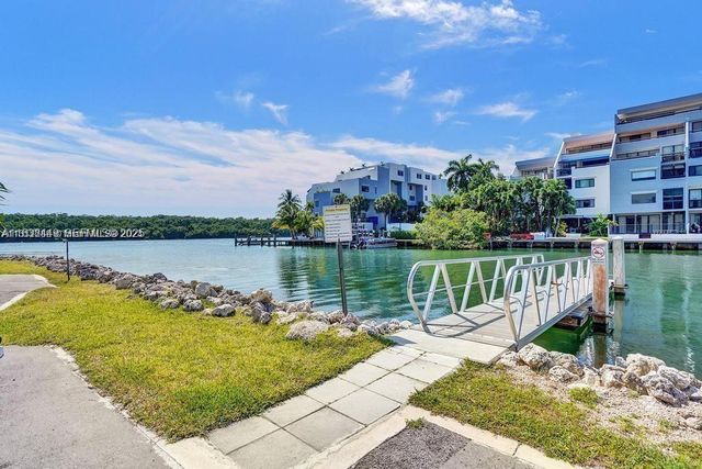 400 Kings Point Dr 320, Sunny Isles Beach, FL 33160