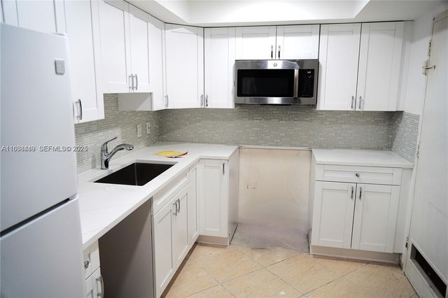 400 Kings Point Dr 320, Sunny Isles Beach, FL 33160