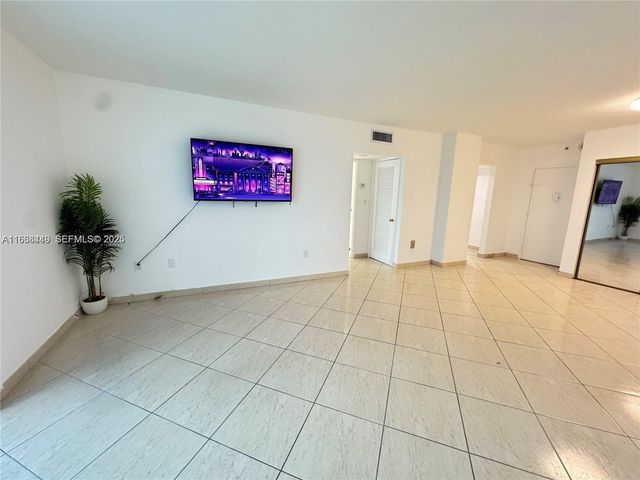 400 Kings Point Dr 320, Sunny Isles Beach, FL 33160