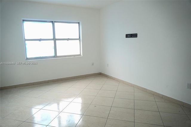 400 Kings Point Dr 320, Sunny Isles Beach, FL 33160