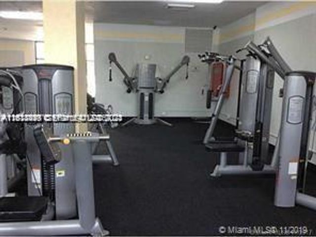 400 Kings Point Dr 320, Sunny Isles Beach, FL 33160