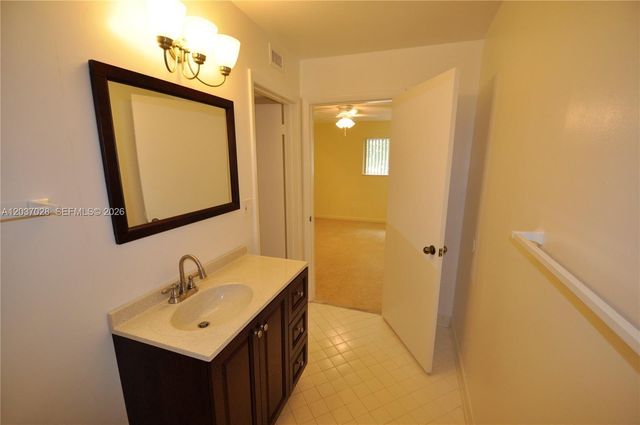 3473 NW 44th St 103, Oakland Park, FL 33309