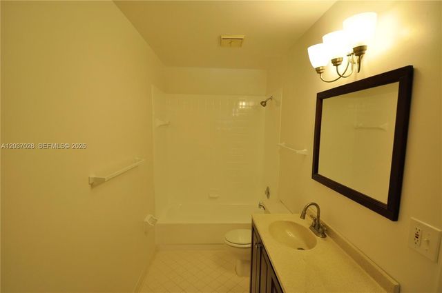 3473 NW 44th St 103, Oakland Park, FL 33309