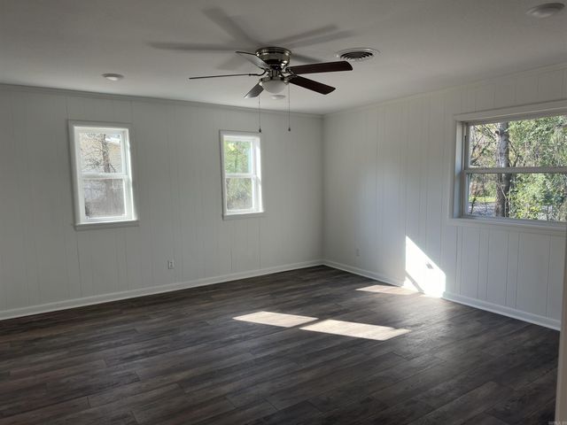 200 S Muskogee, Russellville, AR 72801