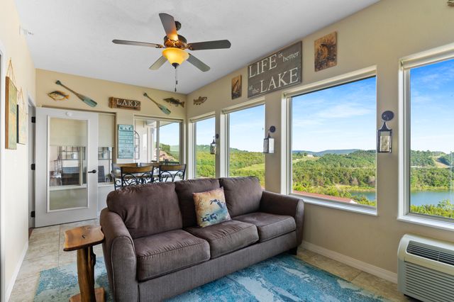 200 Majestic Drive Apt 415, Branson, MO 65616